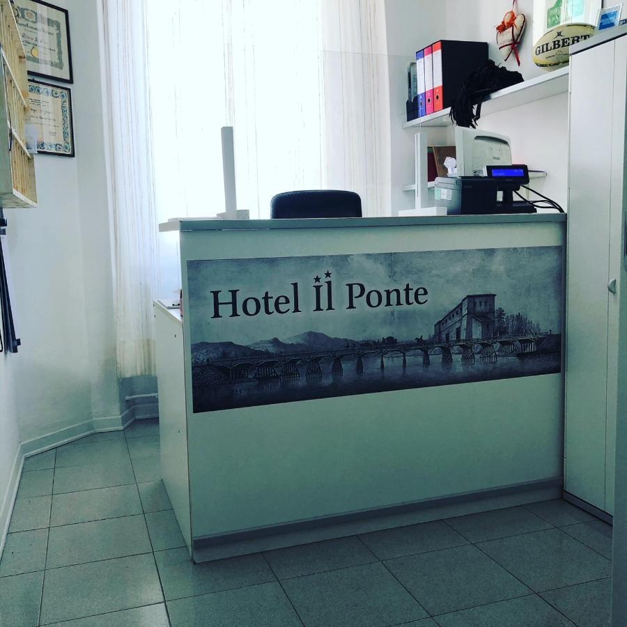 Hotel Il Ponte Cecina  Bagian luar foto