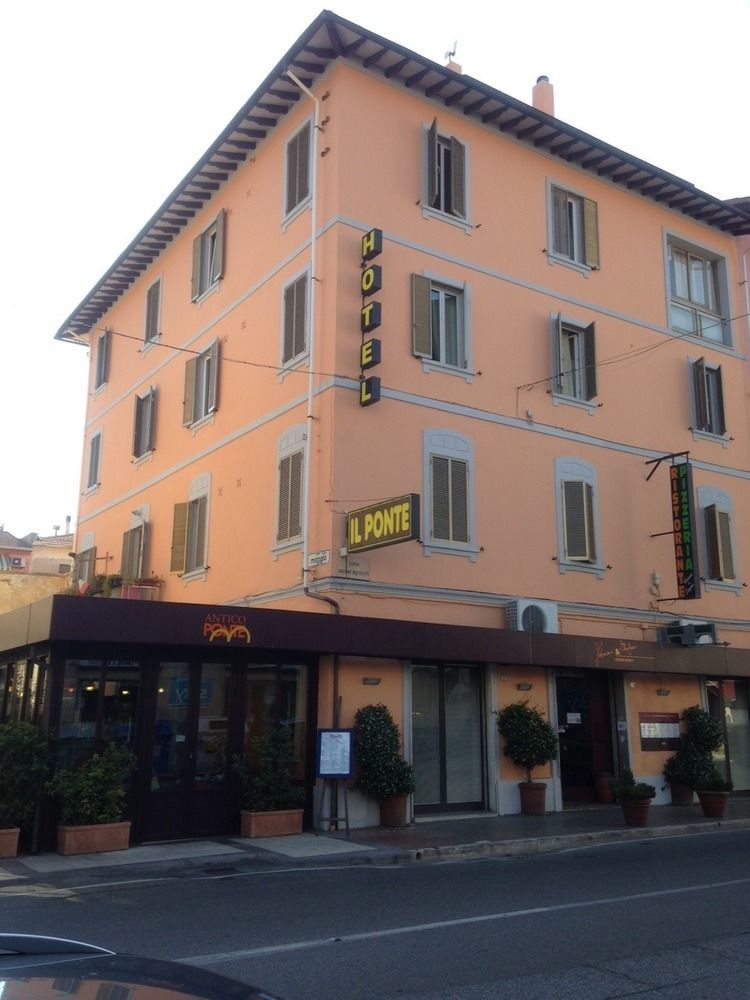 Hotel Il Ponte Cecina  Bagian luar foto