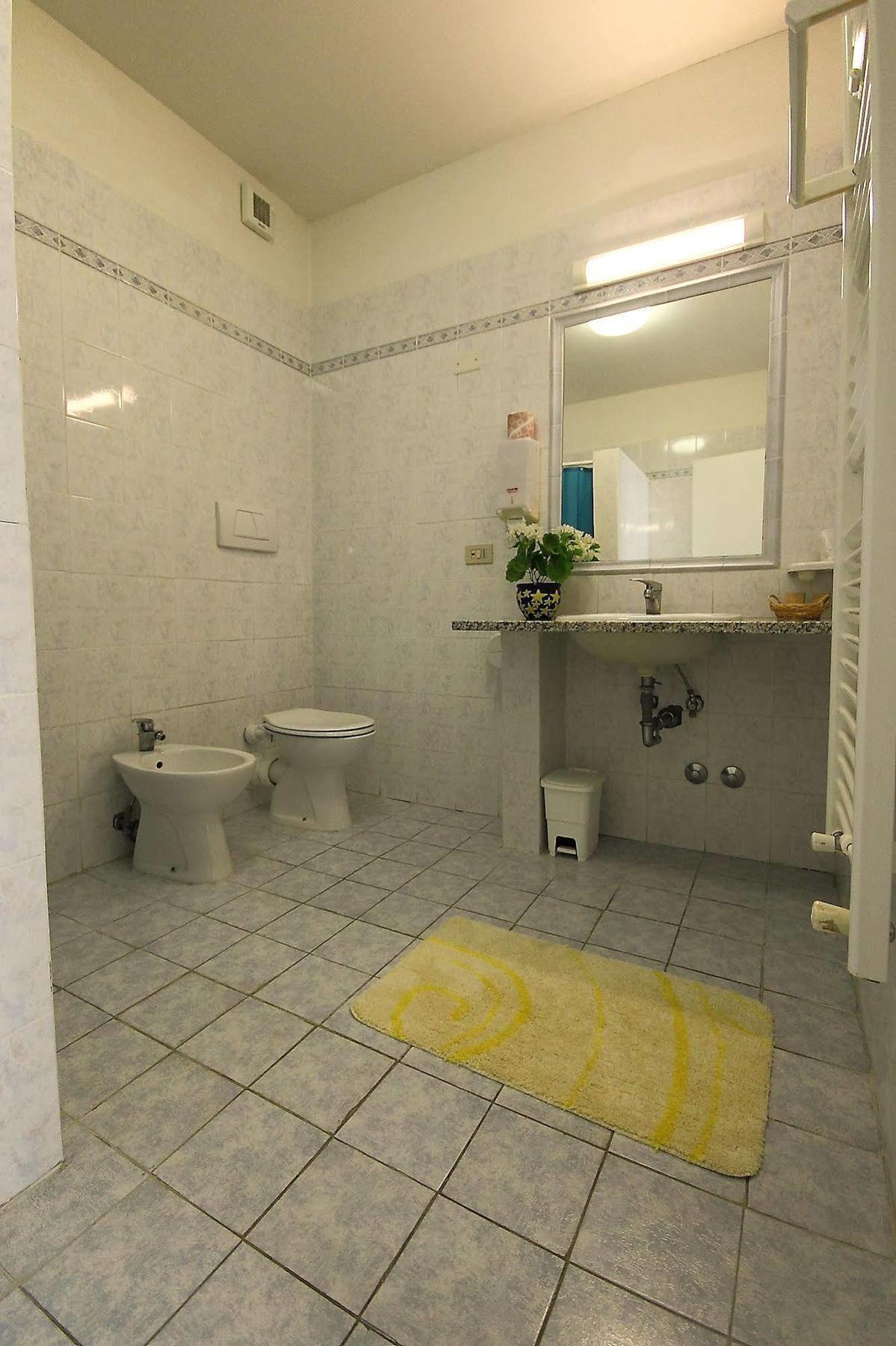 Hotel Il Ponte Cecina  Bagian luar foto
