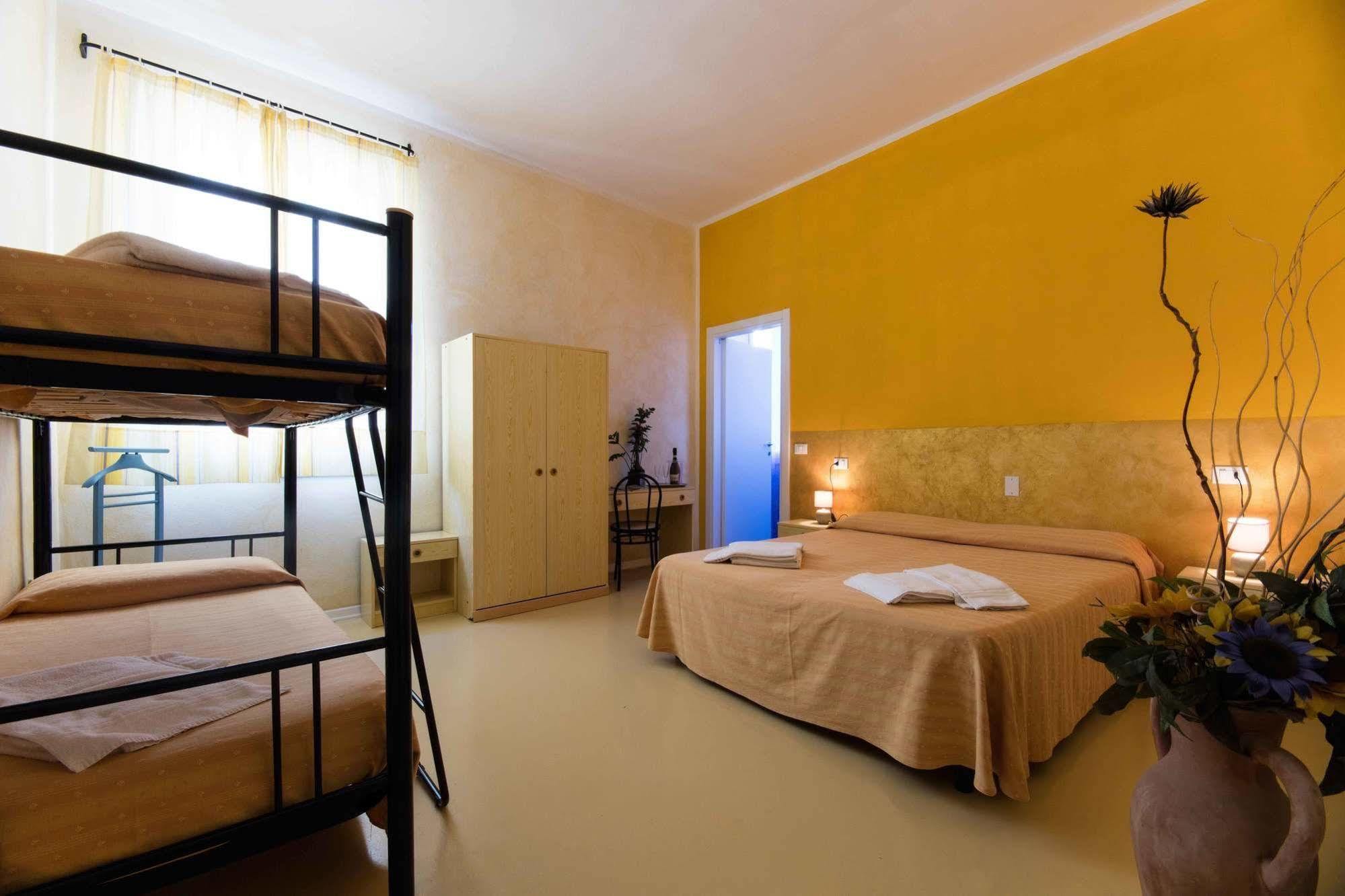 Hotel Il Ponte Cecina  Bagian luar foto